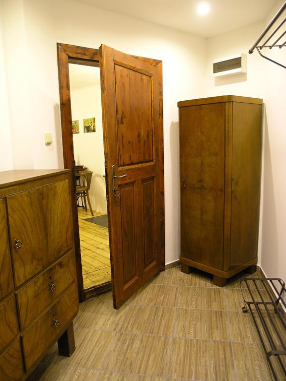 Stylove Podkrovni Apartmany 俄斯特拉发 客房 照片